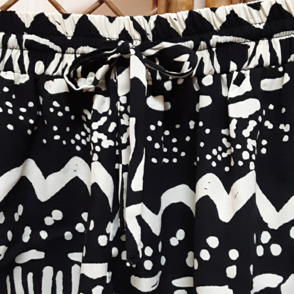 Draw String Shorts - Picture 2 of 3